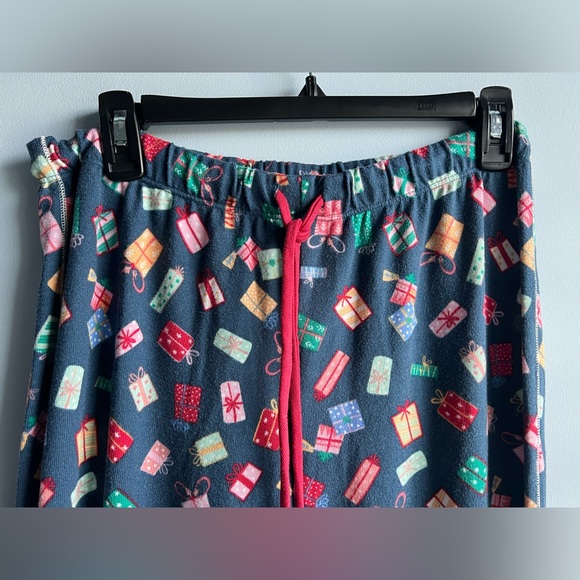 CUDDL DUDS Women's 2-Pc. Brushed Sweater Knit Printed Jogger Pajamas Set - Picture 7 of 9